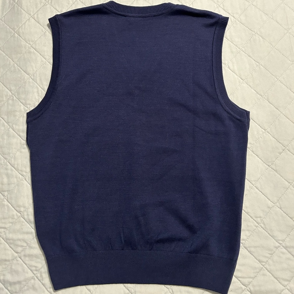 Vest - Picture 2 of 10